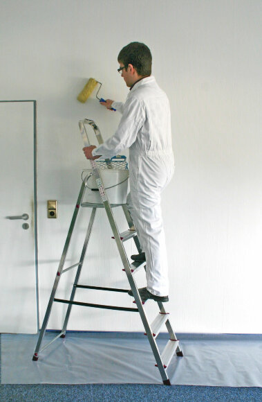 Стремянка односторонняя CORDA 1х6, артикул 000736, пример использования Стремянка односторонняя CORDA 1х6, артикул 000736, пример использования