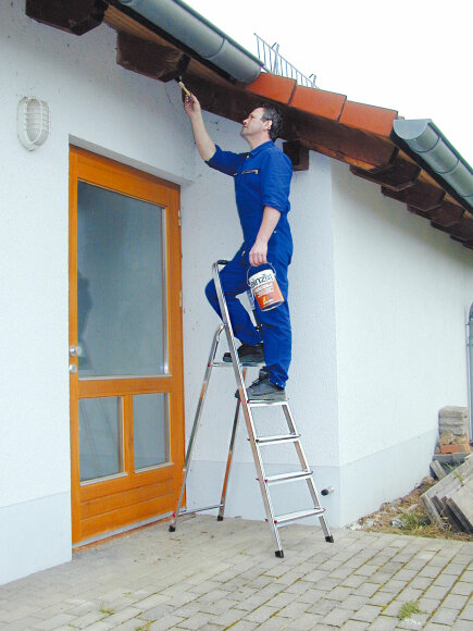 Стремянка односторонняя CORDA 1х5, артикул 000729, пример использования Стремянка односторонняя CORDA 1х5, артикул 000729, пример использования