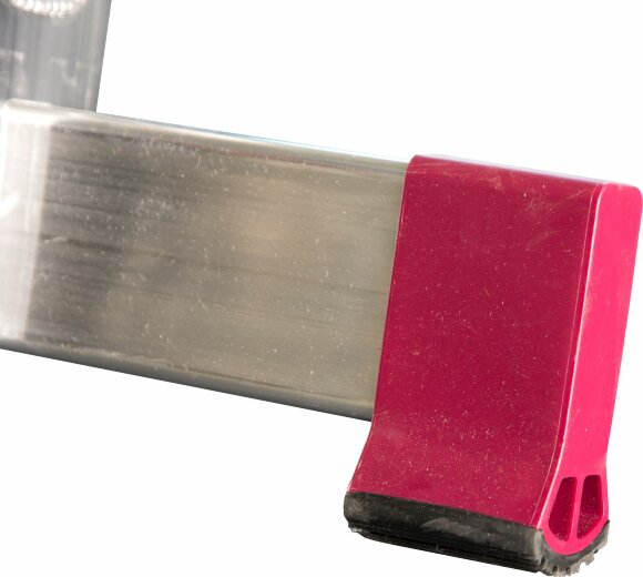 Трехсекционная универсальная лестница с допфункцией CORDA, особенности продукта: поперечная траверса для большей устойчивости Трехсекционная универсальная лестница с допфункцией CORDA, особенности продукта: поперечная траверса для большей устойчивости